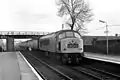 D123 mit Reisezug in Loughborough (März 1973)