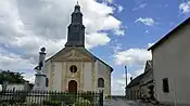 Kirche Notre-Dame de la Visitation und Gefallenendenkmal