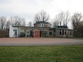 Gebäude des Bildungszentrums
