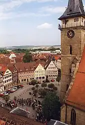 Marktplatz und Stiftskirche