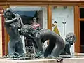 Brunnenanlage mit den drei Grazien von Tibor Borbás (1942–1995)