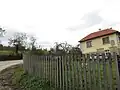 Altes Haus im Ort