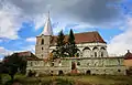 Wehrkirche und die Ruine der ehemaligen Lehrerwohnung sowie des Internats und Kindergartens in Șoarș