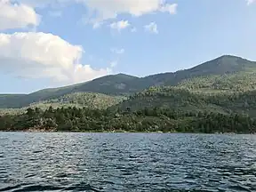 Zhasybay-See und Bajanaul-Gebirge