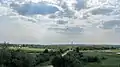 Landschaft bei Tjahynka mit dem Denkmal zu Ehren des 500. Jahrestages der ukrainischen Kosaken