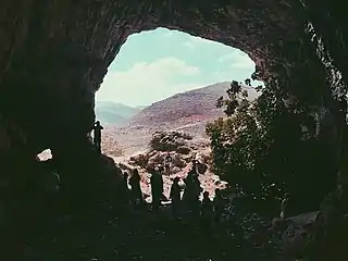 Blick aus der Höhle zum Wadi an-Natuf
