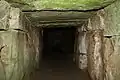 Blick ins Innere der Steinkammer des Kofun