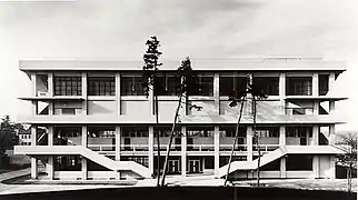 Izumi-Sporthalle der Meiji-Universität (1955)