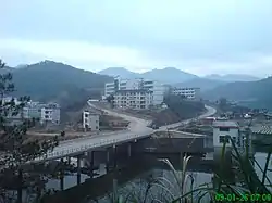 Blick auf Hulei und seine Mittelschule