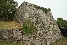 Basis des Nebenturms
