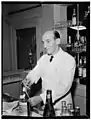 Der Barkeeper von Charlie's tavern, Joe Helbock