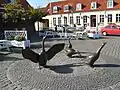 Aakirkeby-Marktplatz mit seinen Gänsen aus Bronze