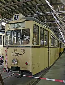 Straßenbahn-Triebwagen 6301 (Typ TF 50) für die BVG (West) mit Gaubschat-Aufbauten auf einem Fahrgestell von 1920, Baujahr 1950