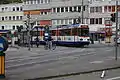Triebwagen der Serie ST 12 aus Kranichstein biegt wegen einer baustellenbedingten Umleitung in die Bismarckstraße ein, 2009