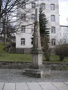 Distanzsäule unweit des Busbahnhofs