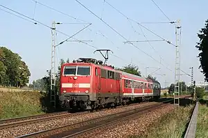 111 032 mit n-Wagen als Regionalbahn zwischen Ingolstadt und Eichstätt