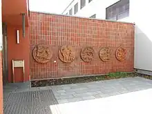 Terrakottareliefs in Eberswalde, Wildparkstraße, von Baldur Schönfelder und Axel Schulz (1966)