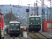 Die Loks 150 091 und 140 128 bei einer Fahrzeugparade