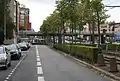 Vom Betriebshof kommender Triebwagen fährt auf die Stammstrecke in Marcq-en-Barœul