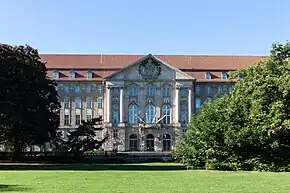 Das Gerichtsgebäude im Kleistpark