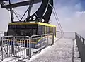 Eine Kabine der Seilbahn auf der Bergstation