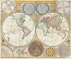 Zentral im Bild zwei Karten von der westlichen und östlichen Hemisphäre, an den Rändern sind weitere kleinere Karten des Sonnensystems, der nördlichen und südlichen Hemisphäre, astronomische Karten und eine Weltkarte