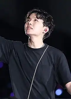 J-Hope während der LOVE YOURSELF Tour in Seoul (2018)