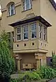 Erker auf Sandstein-Säulen