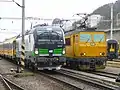 Links RJ IC 1007 Prag – Havířov mit E-Lok Siemens Vectron.