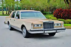Lincoln Town Car Signature Series (1981–1985)