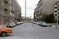 Blick von der Pflug- zur Chausseestraße, mit dem Kamin des Heizwerkes Scharnhorst, 1991