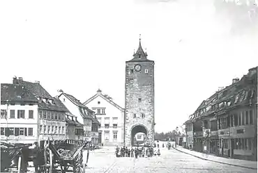 Kornmarkt Nordseitemit Obertor(abgebrochen 1872)links daneben Sattlervilla