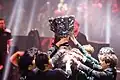 SK Telecom T1 mit der WM-Trophäe (2015)