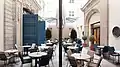 Das Restaurant 20° Restobar dient als Innen- und Außenkulisse für das „Schneider's“