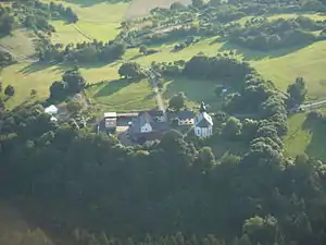 Luftaufnahme des Wirbergs nahe Göbelnrod, Juni 2002