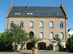 Weißes Haus in Mußbach