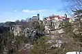 Blick vom sogenannten Ritterfelsen über den Bärengarten zur Burg