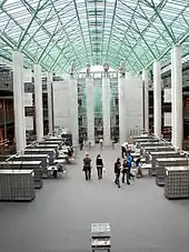 Innenansicht der Universitätsbibliothek Warschau