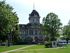 Chippewa County Courthouse in Sault Ste. Marie, gelistet im NRHP Nr. 84001381