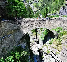 Die Brücke über die Viamala,das Wappensymbol von Rongellen