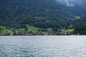Därligen vom Dampfschiff Blümlisalp aus gesehen