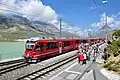 Bahnhof mit Regionalzug des Typs ABe 8/12 in Richtung Tirano