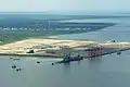 Mai 2012: Die Baustelle des JadeWeserPorts aus der Luft