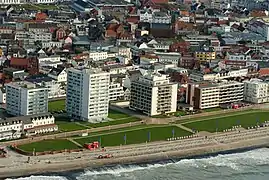 … ist von touristischer Infrastruktur geprägt. 53.7098287.143624