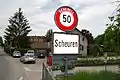 Ortseingang an der Brücke über den Nidau-Büren-Kanal