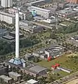 ZARM-­Instituts­gebäude und Fallturm, rechts da­neben: ZARM-Zentrifuge