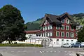 Schule mit Kindergarten