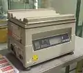 Die erste Digitalwaage der Deutschen Post aus den 1990er Jahren, bis 6 kg