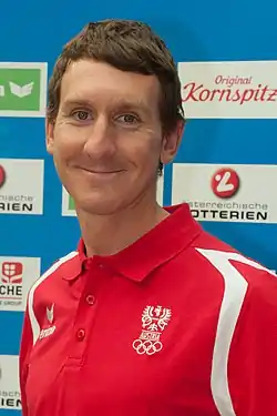 im österreichischen Trikot bei der Einkleidungzu den Olympischen Sommerspielen 2016
