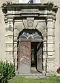 Portal von Schloss Stolz mit Wappen (2016)